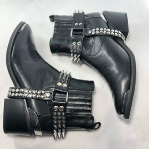 Black spike boots Current Mood Dollskill sz 7